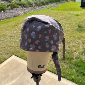 Gray Hello Kitty Scrub Cap with Buttons – Adjustable
